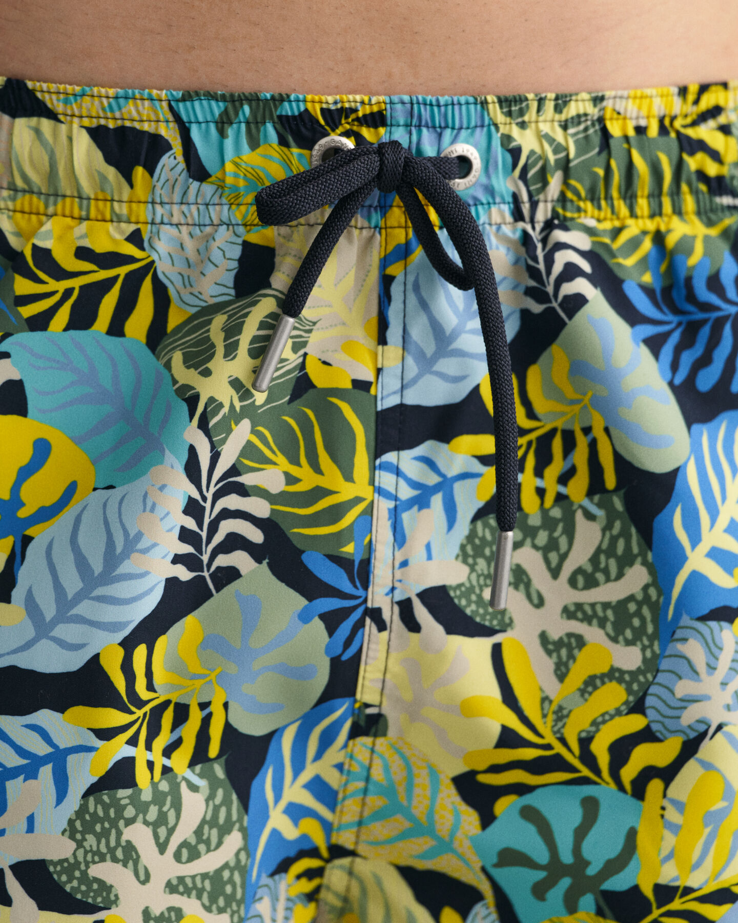 Cal&ccedil;&otilde;es de banho com estampado tropical classic fit