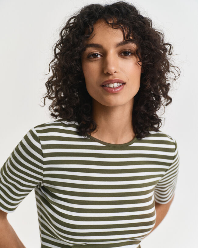 T-shirt canelada às riscas