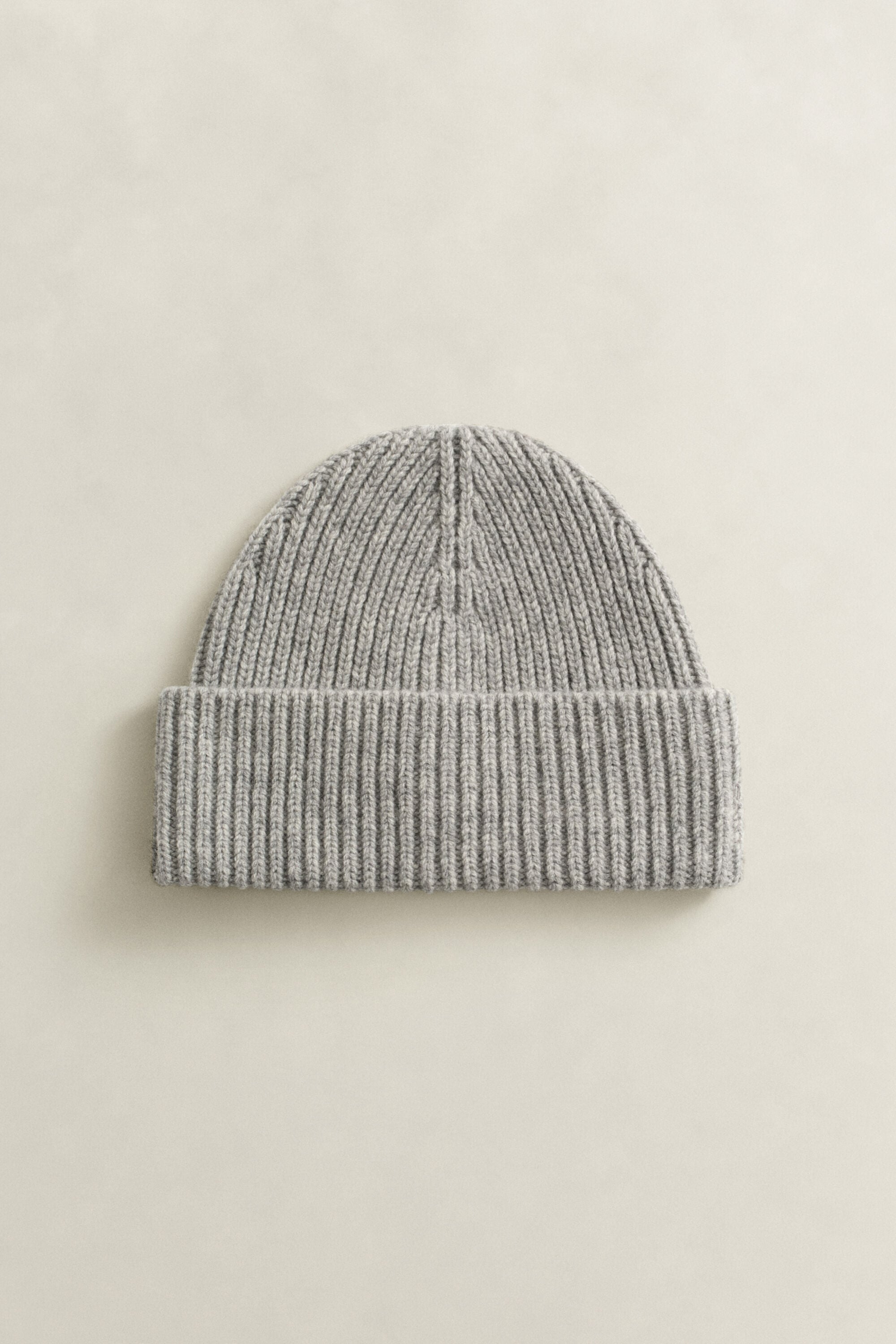 Gorro canelado em mistura de lã e caxemira