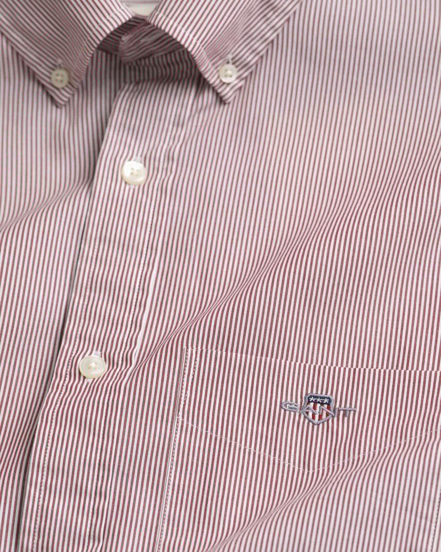 Camisa em popelina às riscas finas Classic