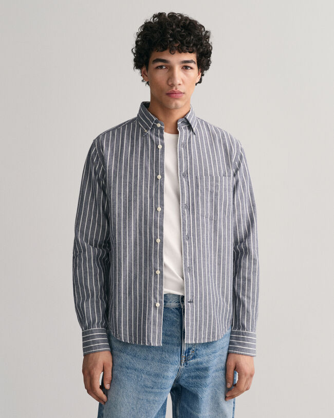 Camisa em algod&atilde;o Oxford escovado &agrave;s riscas regular fit