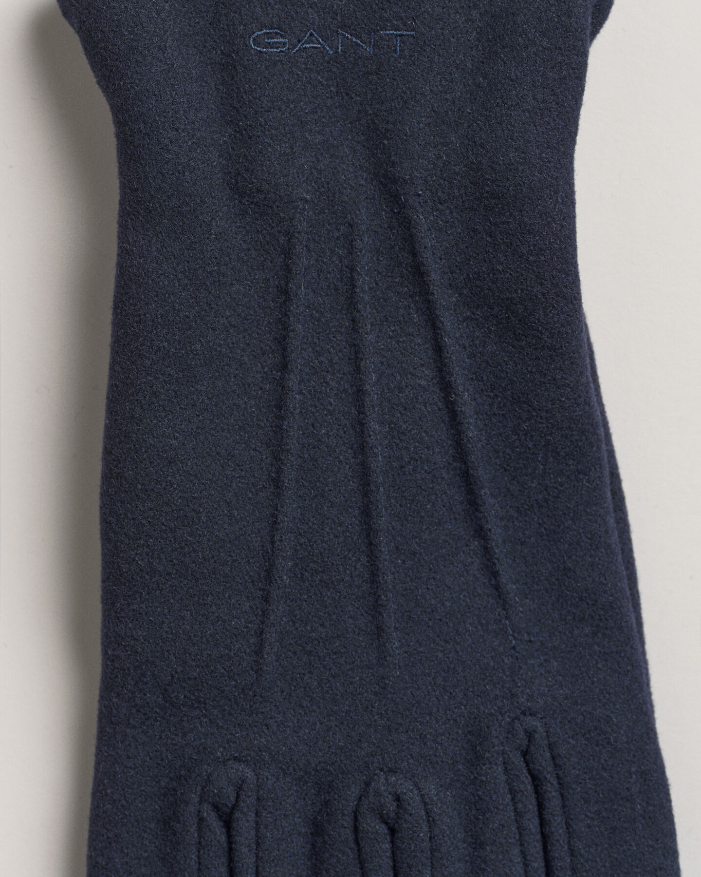 Luvas em m&eacute;lton