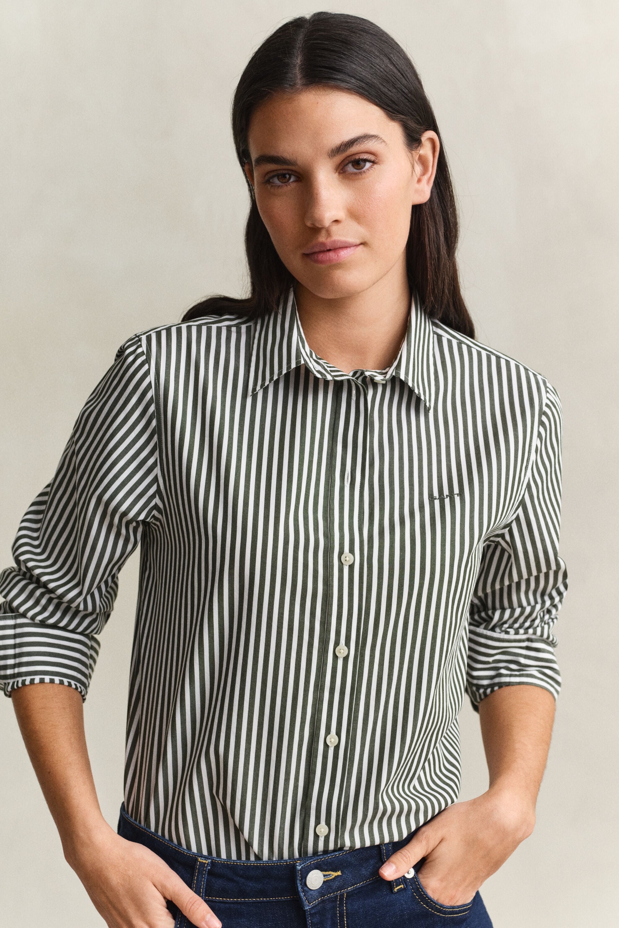 Camisa em popelina às riscas clássica regular fit
