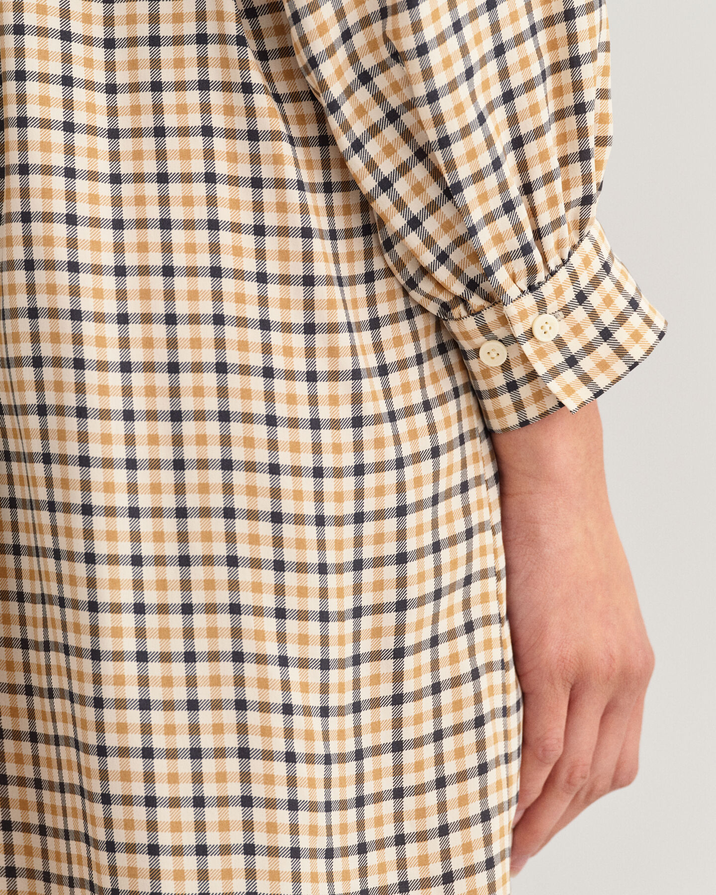 Vestido-camisa com gola estilo mao em padrão xadrez