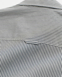 Camisa em popelina às riscas slim fit