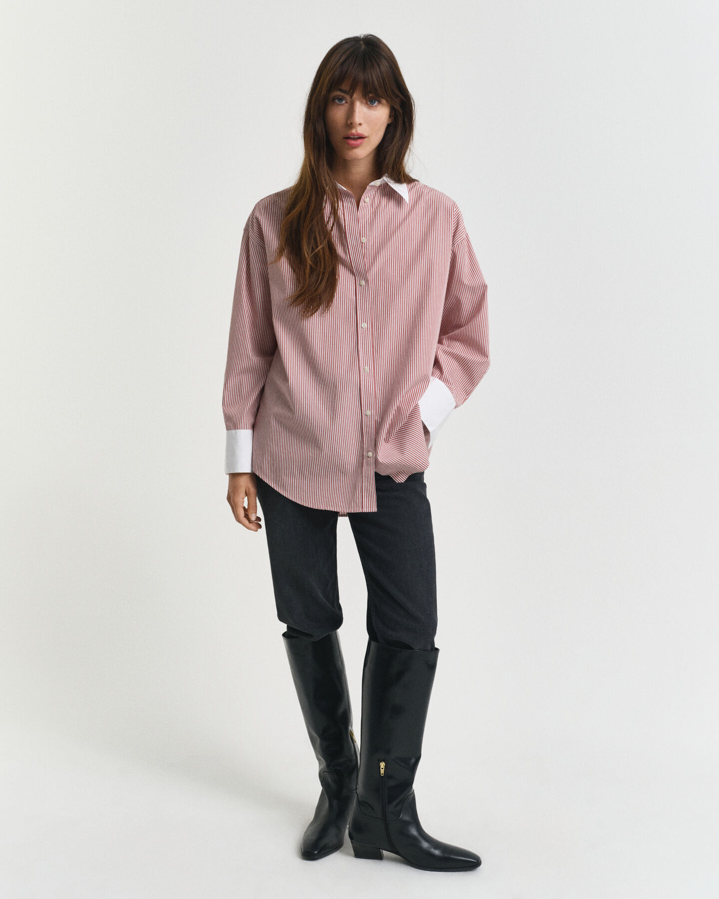 Camisa às riscas com colarinho contrastante oversized