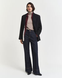 Top com gola alta em algodão leve