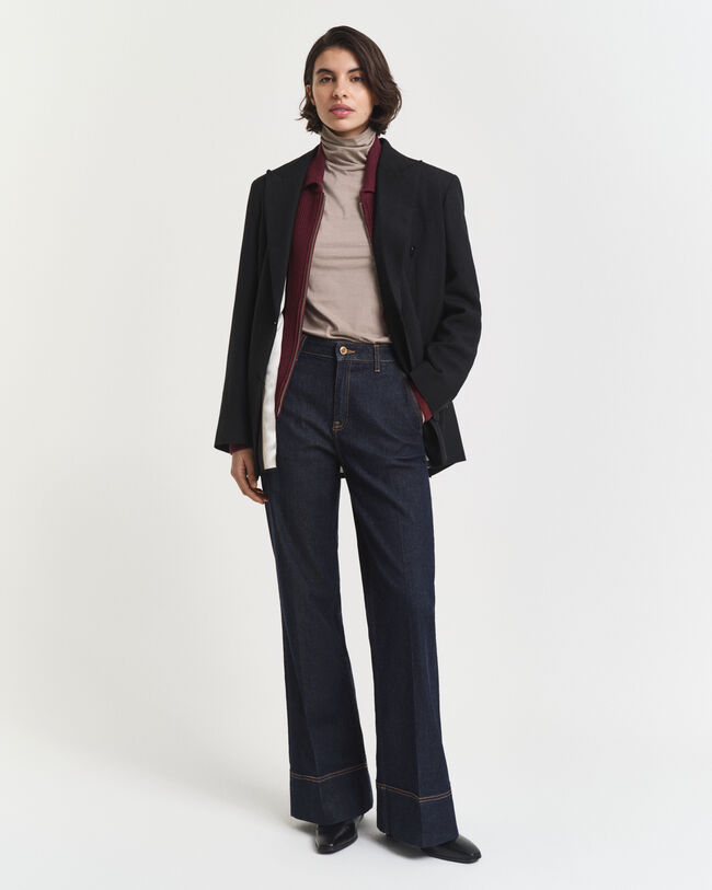 Top com gola alta em algodão leve