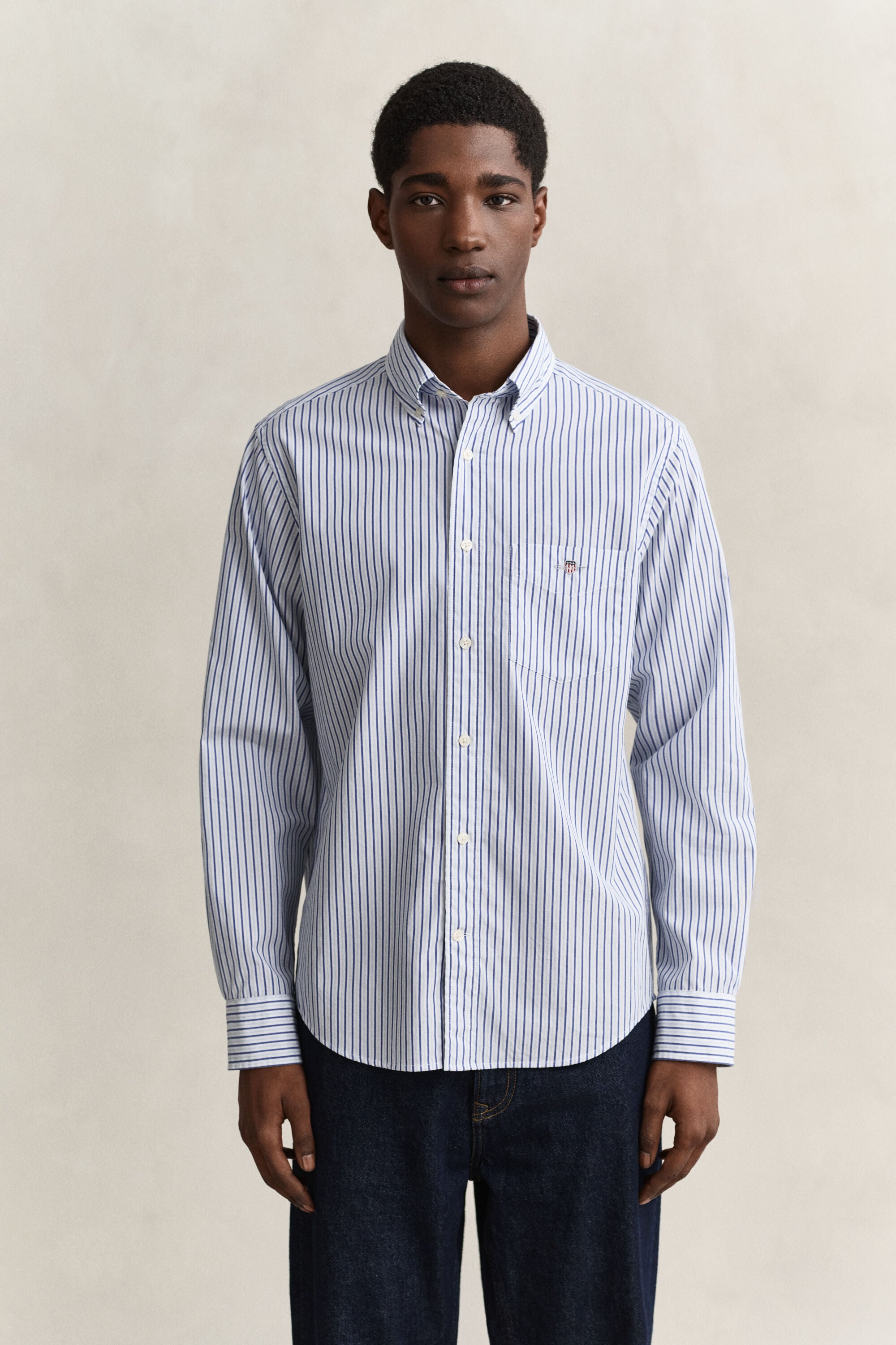 Camisa em popelina às riscas