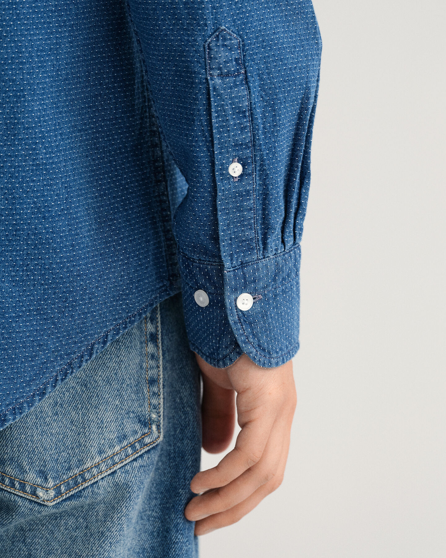 Camisa com padr&atilde;o Jacquard &agrave;s bolinhas &iacute;ndigo regular fit