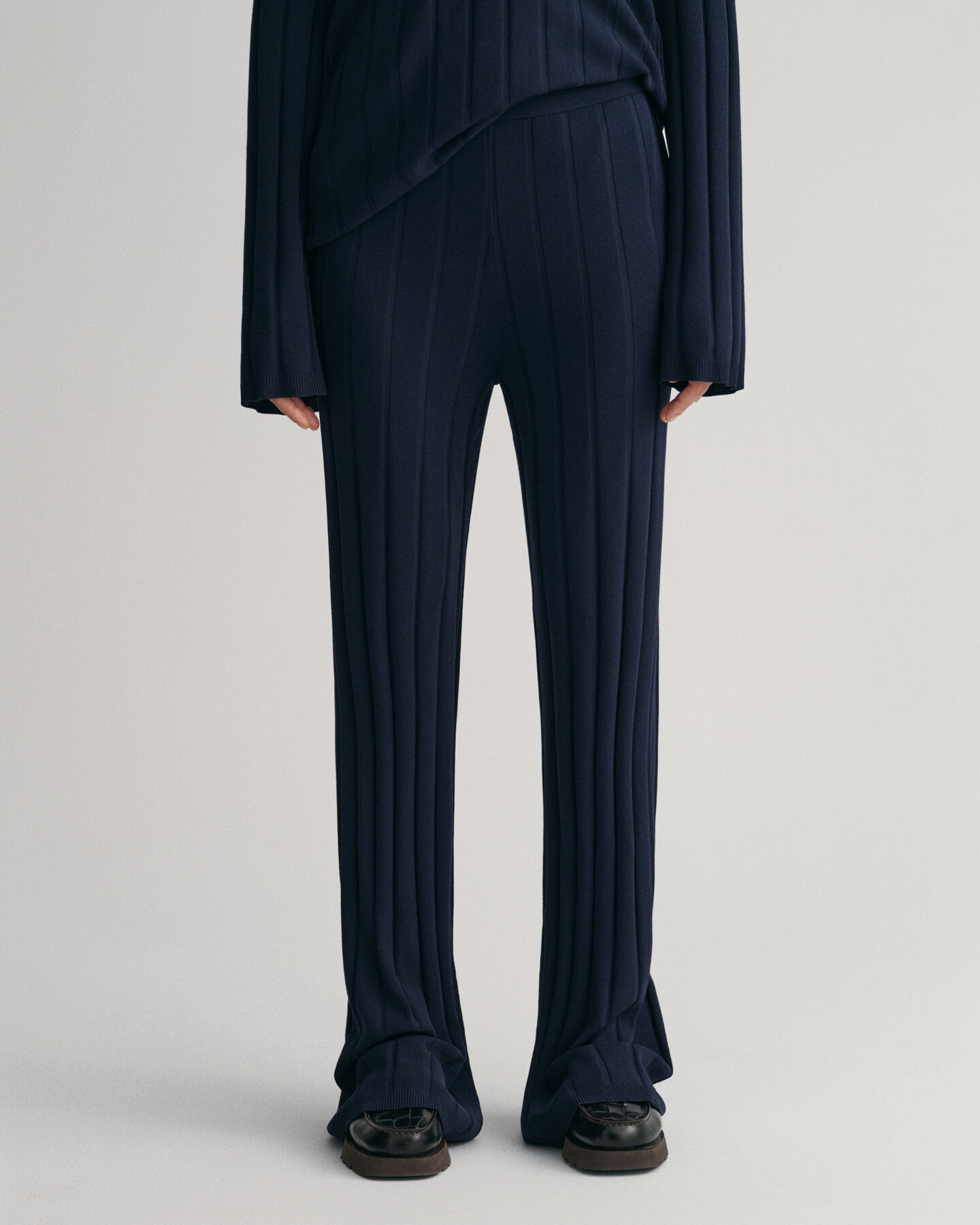 Calças em malha canelada