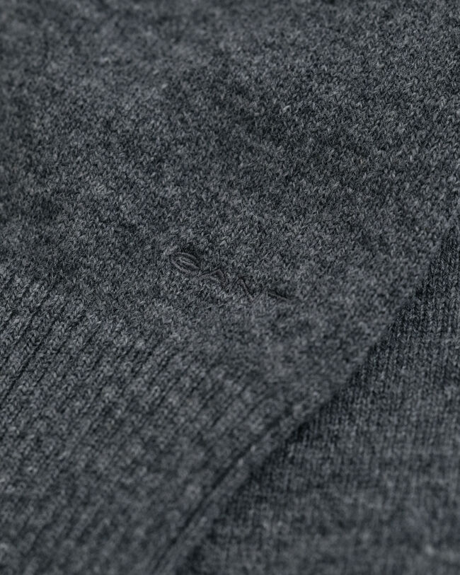 Camisola de malha com gola alta em lã extrafina