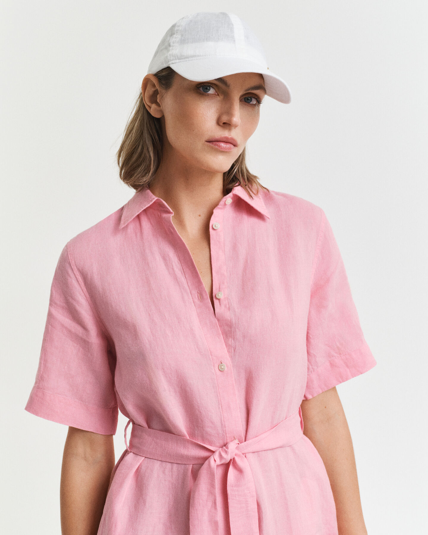 Vestido-camisa de manga curta em linho