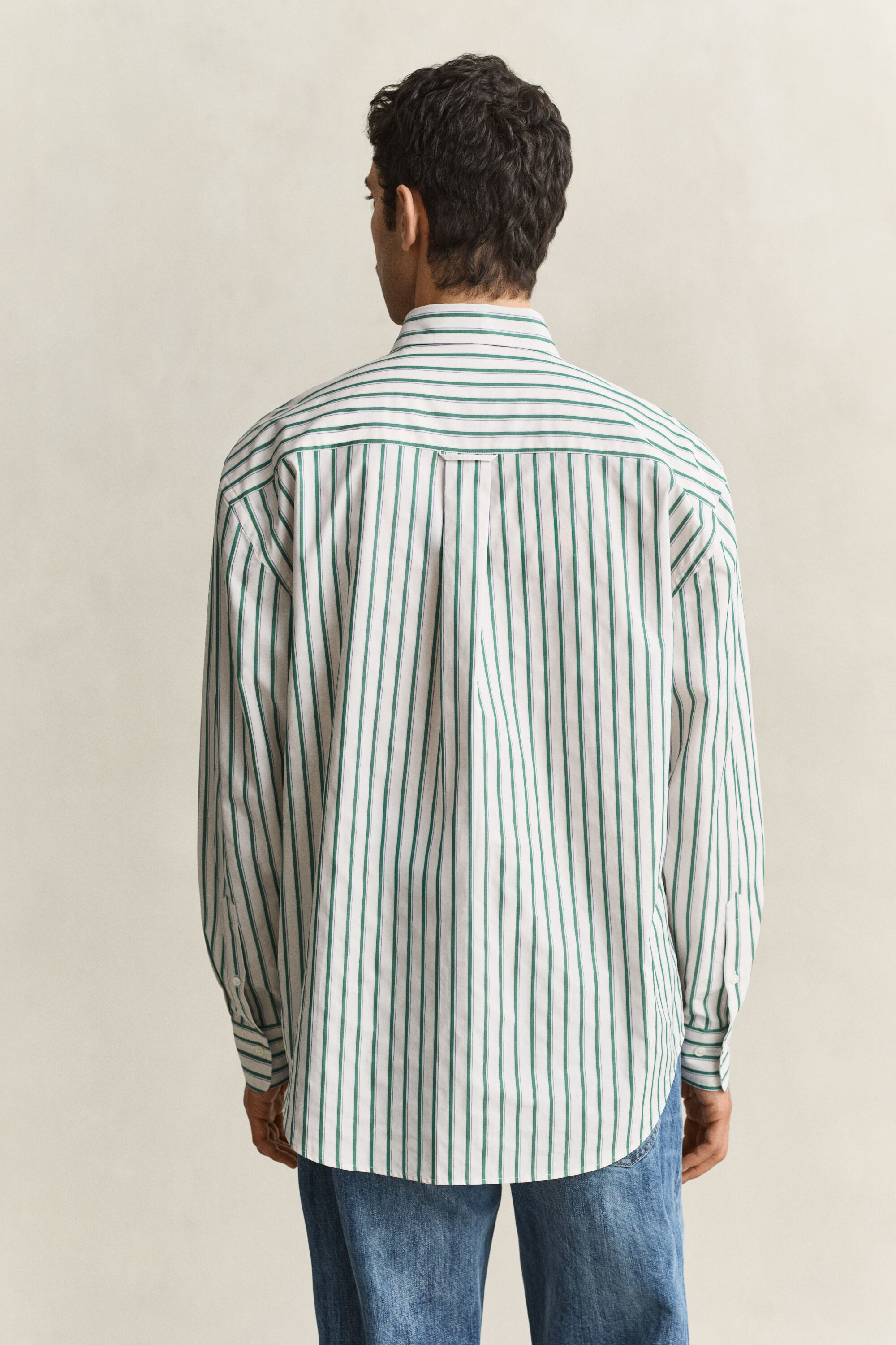 Camisa em tecido Dobby às riscas