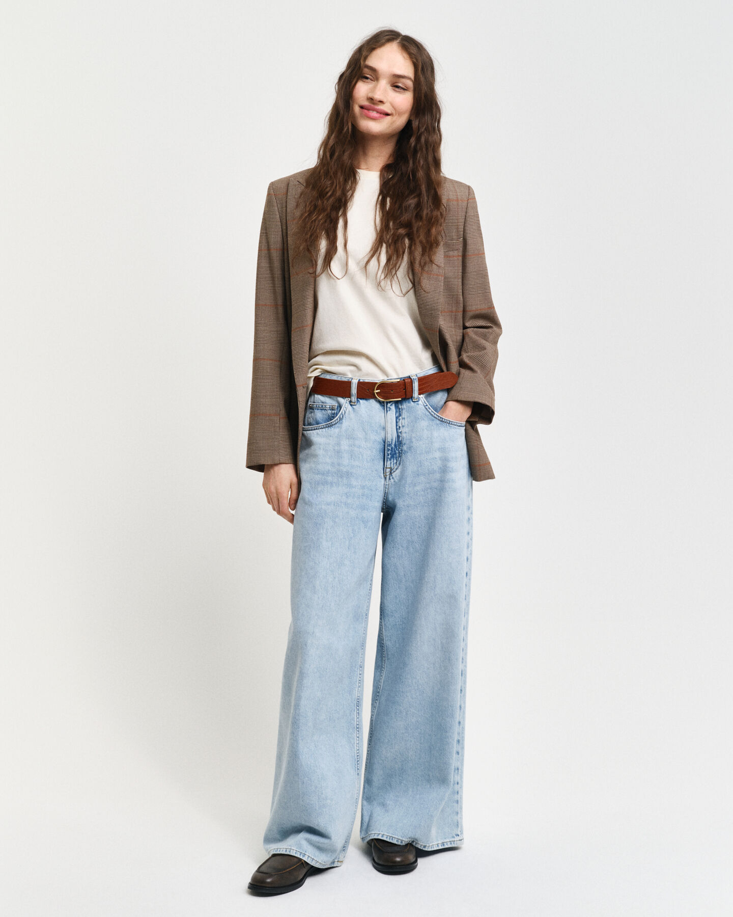 Cal&ccedil;as de ganga com perna larga com vincos