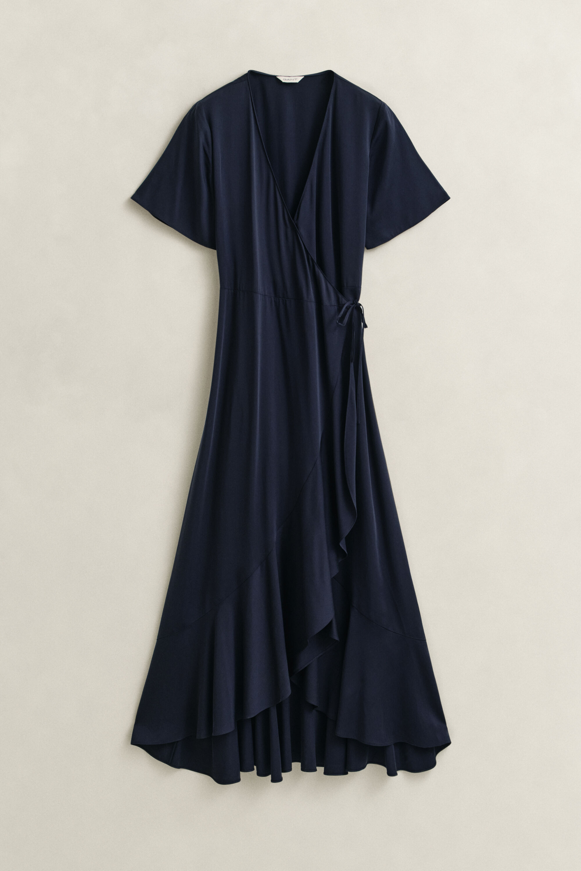 Vestido de trespasse com folhos