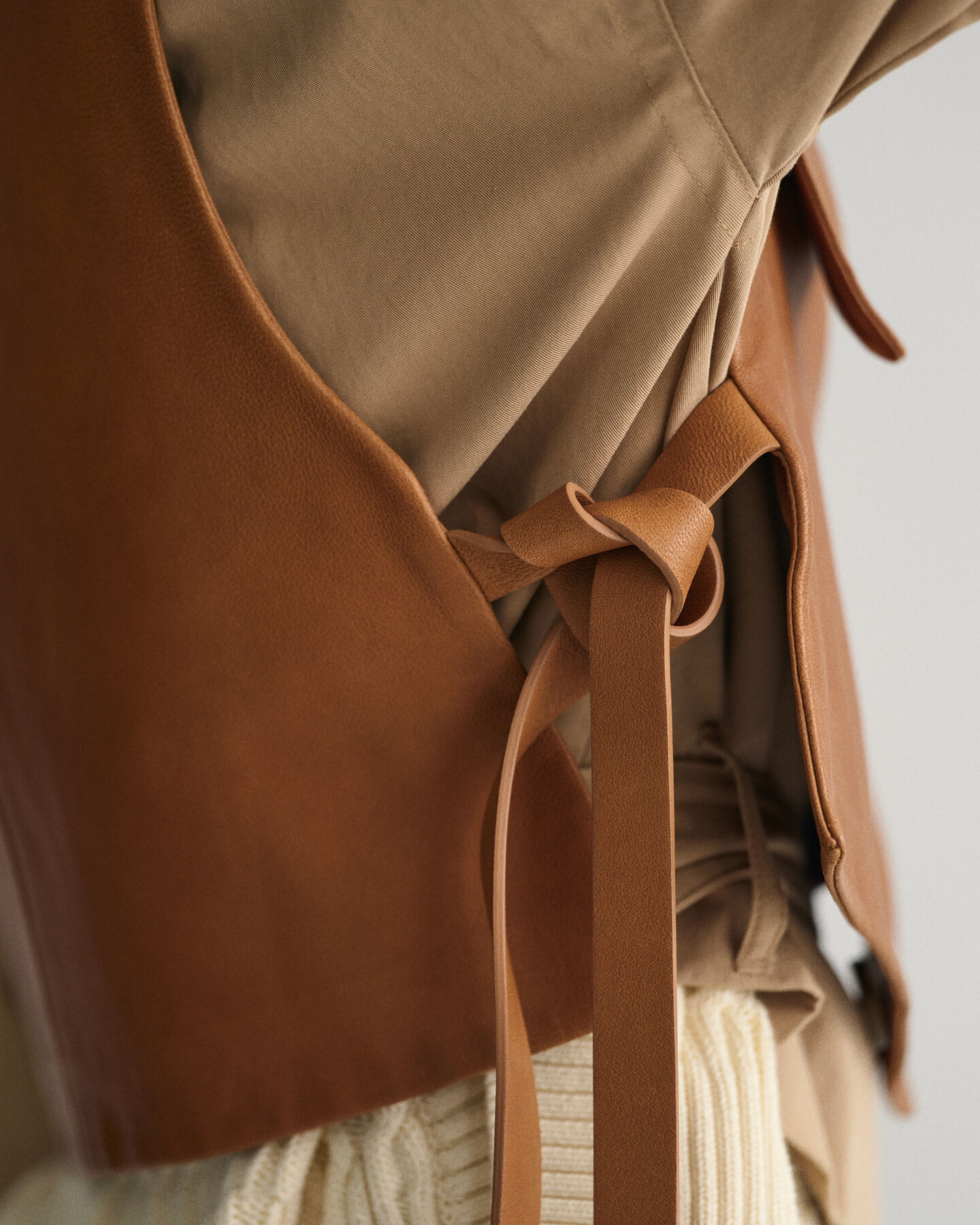 Colete em pele desconstruído