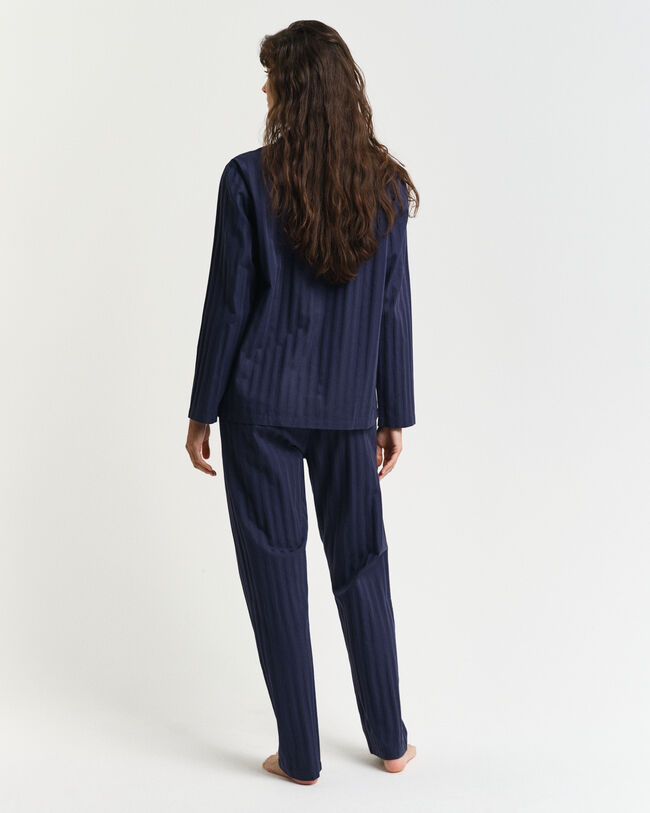 Caixa de presente com pijama