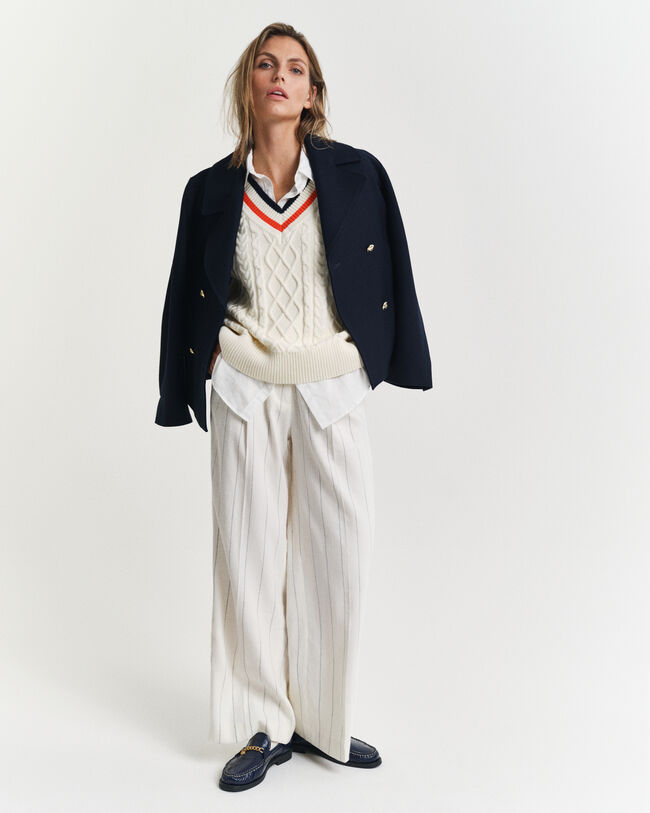 Colete em malha entrançada com decote em V Contrast