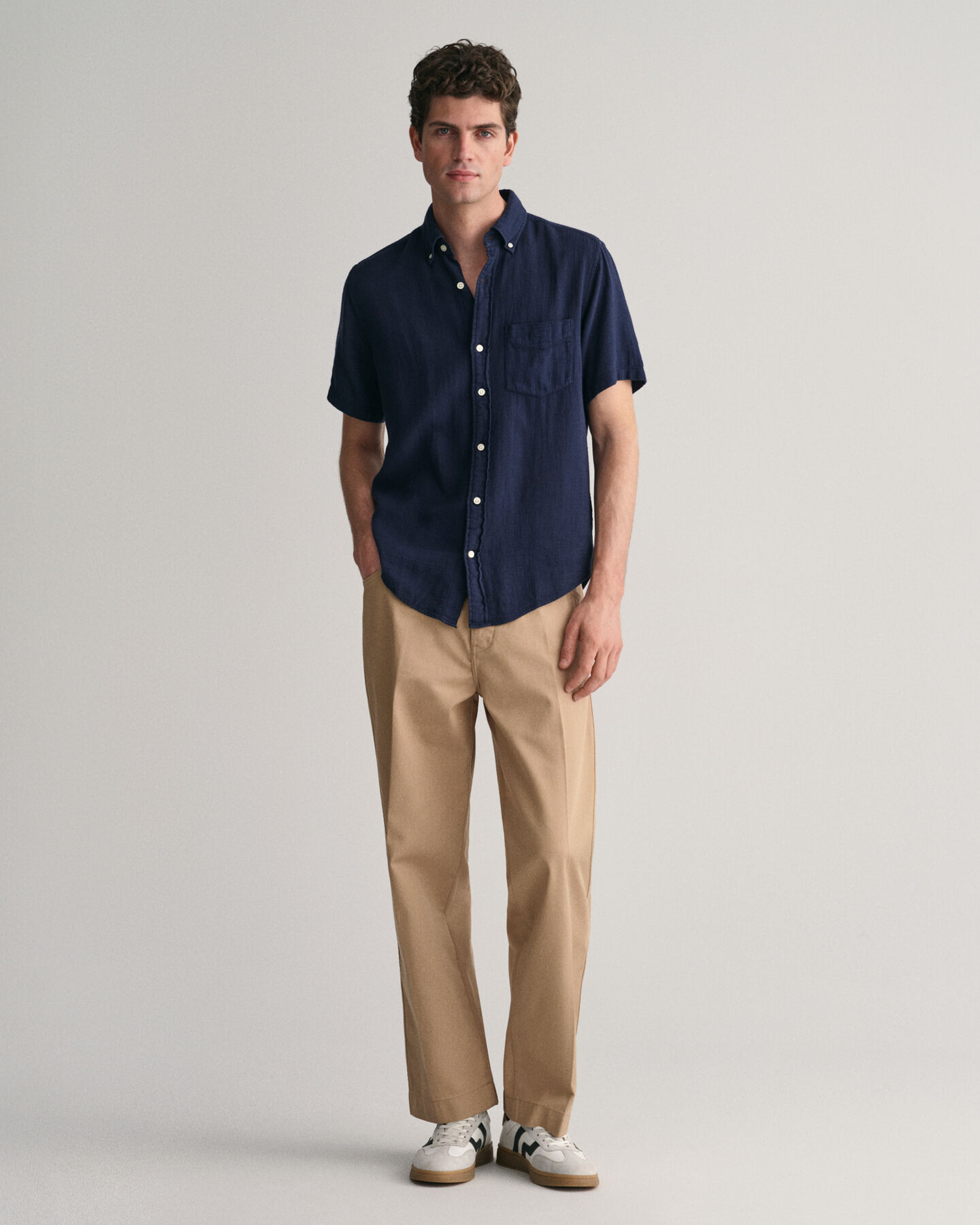 Camisa de manga curta em linho e algodão texturizado regular fit