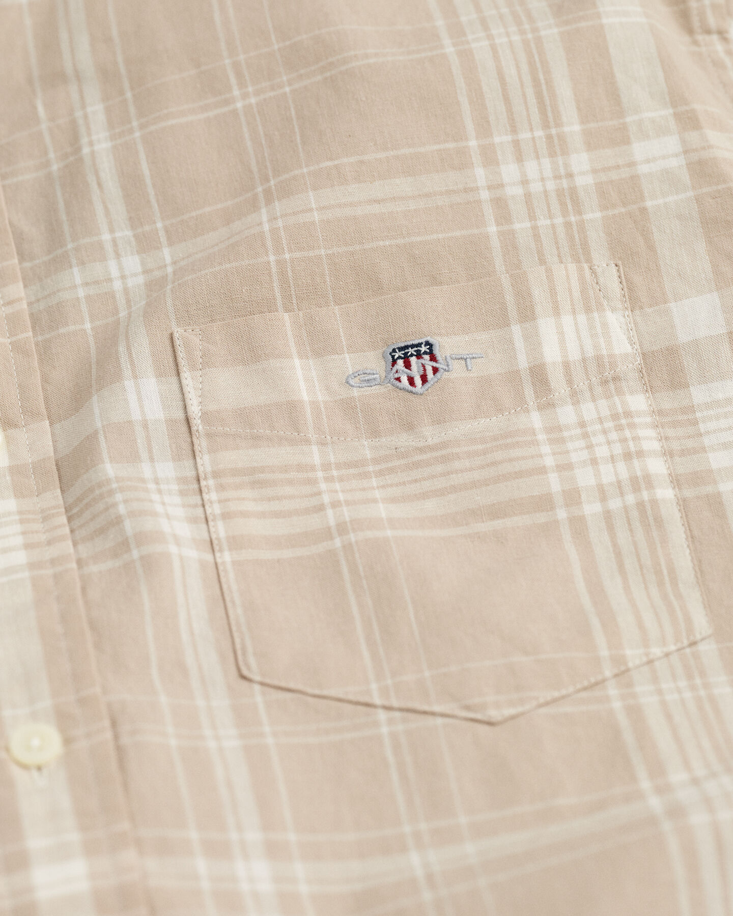 Camisa de manga curta em linho e algod&atilde;o com padr&atilde;o de xadrez corte normal