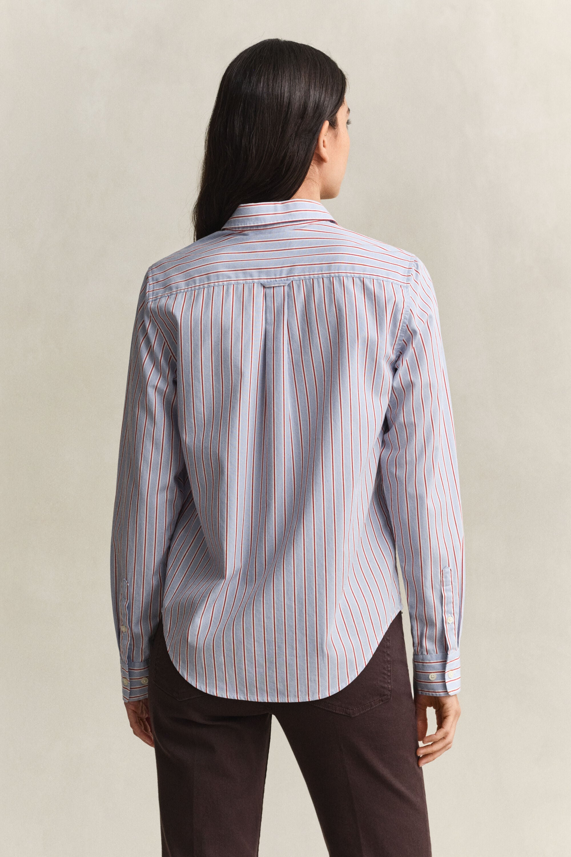Camisa em popelina às riscas clássica regular fit
