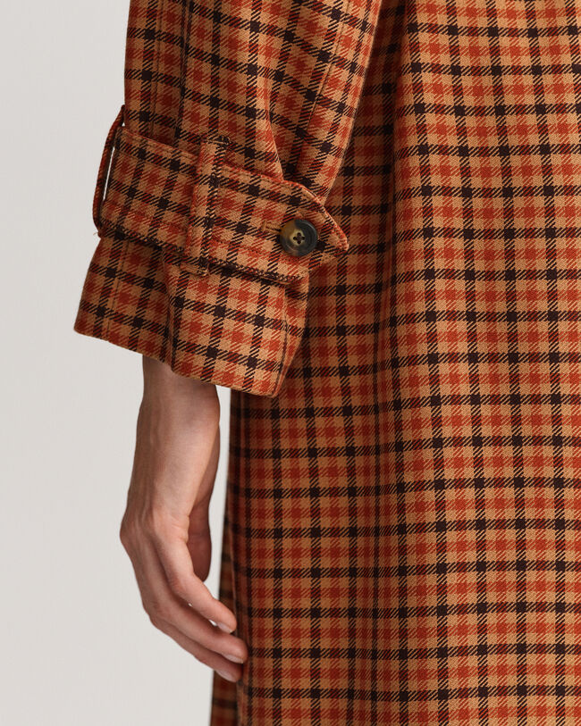 Gabardina com padrão de xadrez