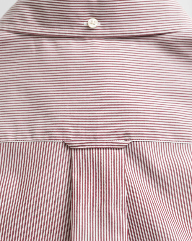 Camisa em popelina às riscas finas Classic regular fit