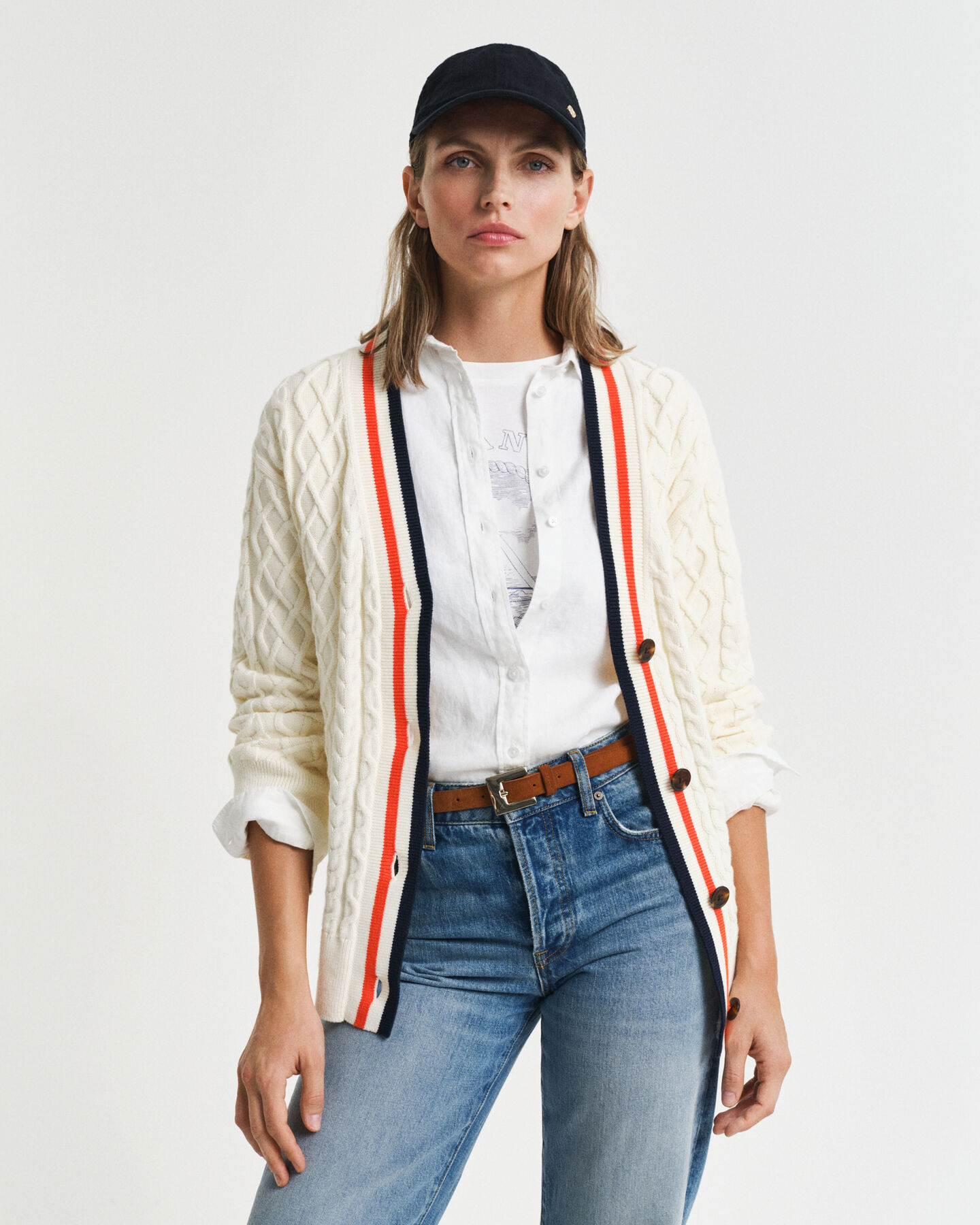 Casaco de malha entran&ccedil;ada contrastante