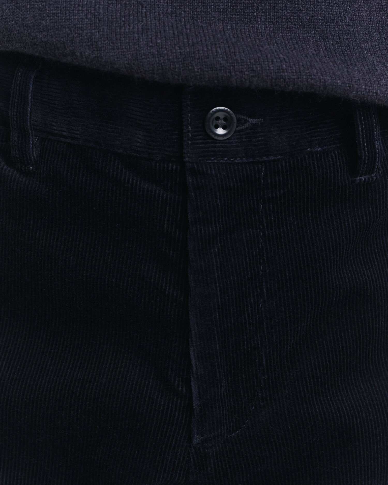 Calças chino em bombazina slim fit