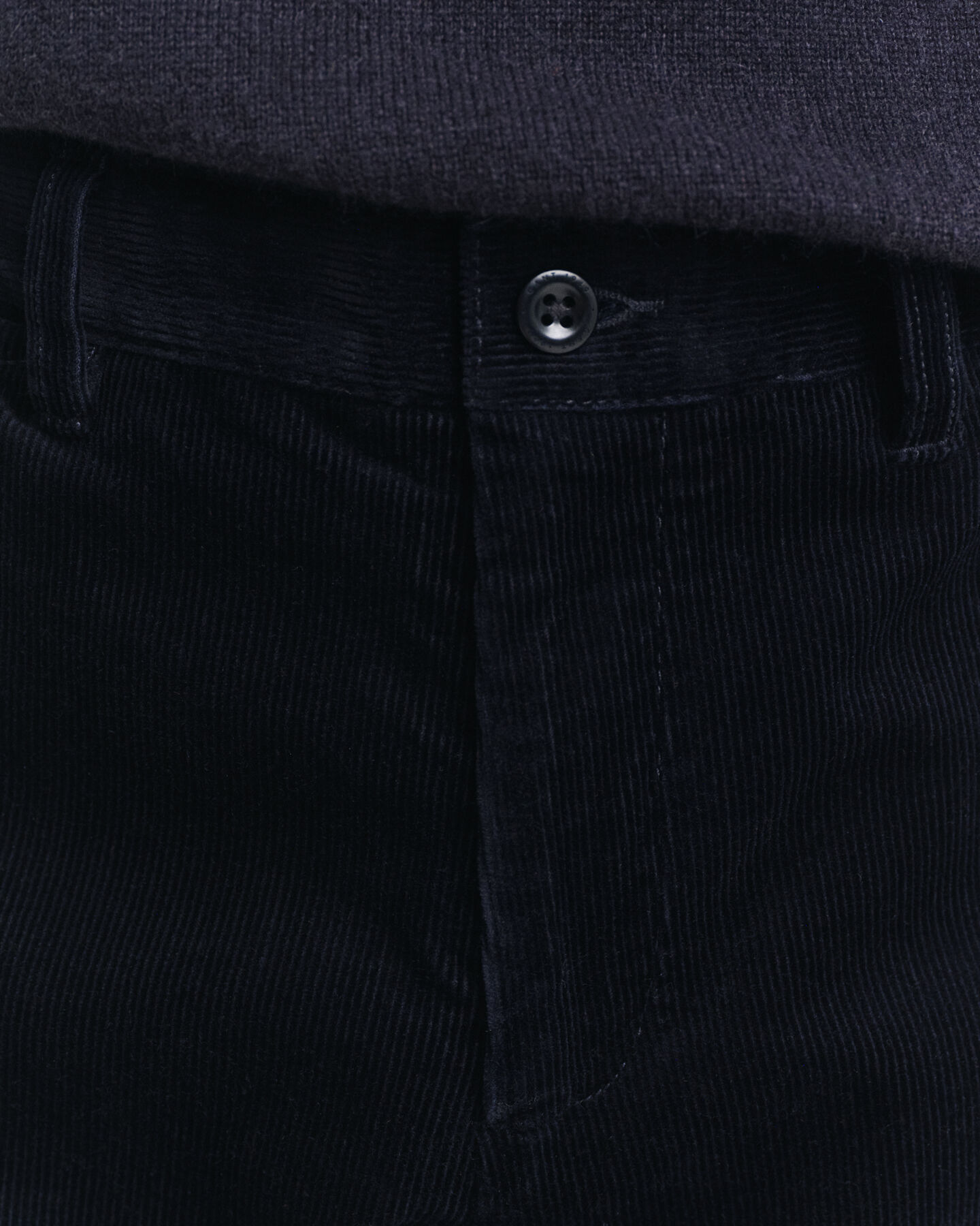 Calças chino em bombazina slim fit