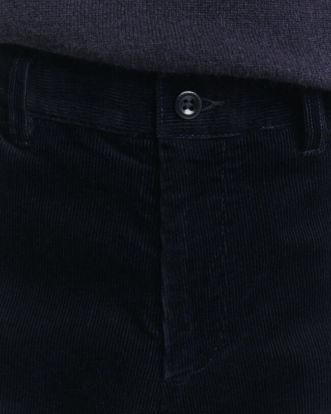 Calças chino em bombazina slim fit