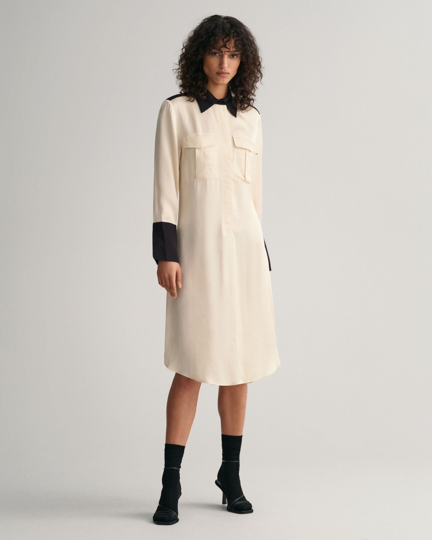 Vestido-camisa com bloco de cor