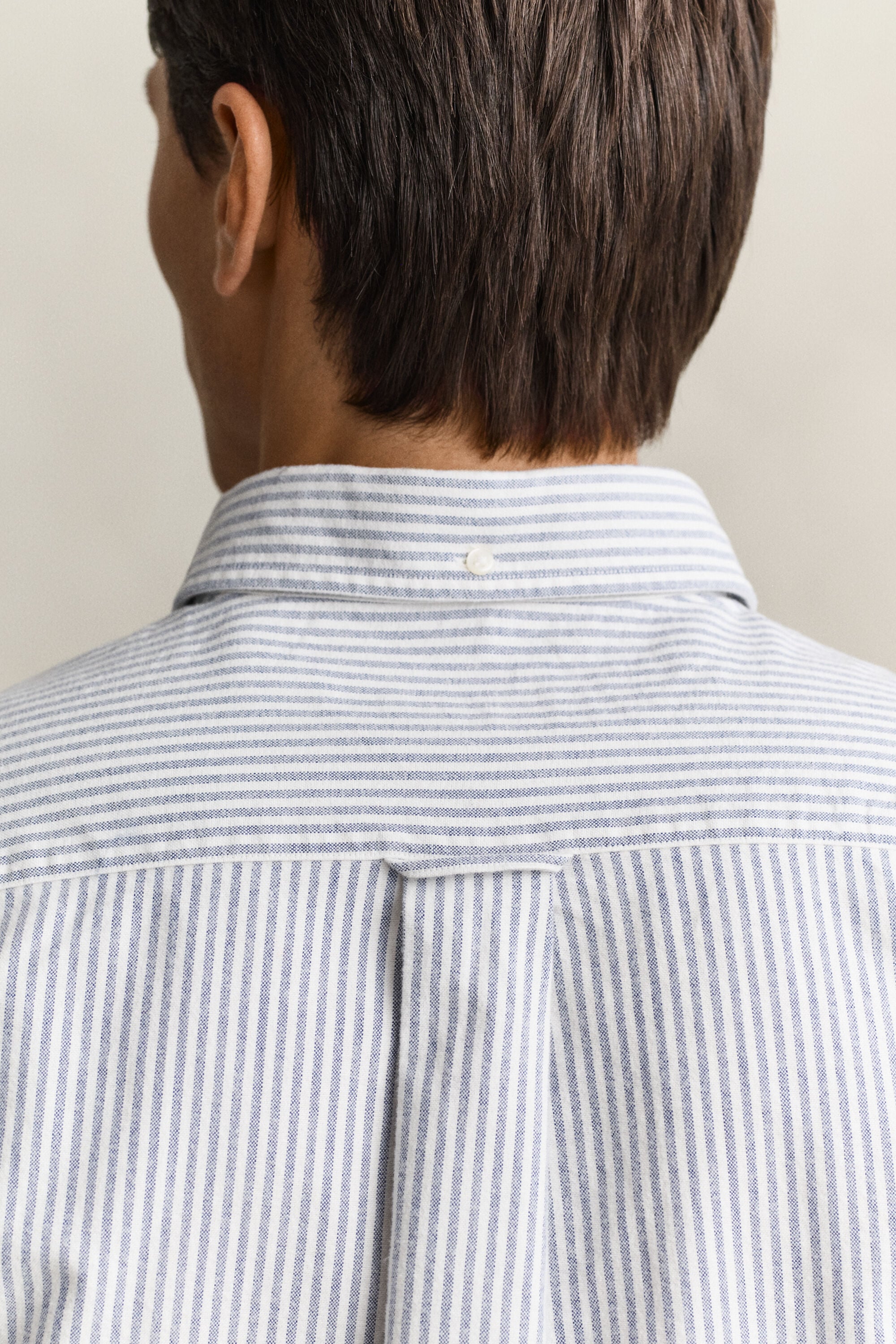 Camisa em algodão Oxford escovado às riscas
