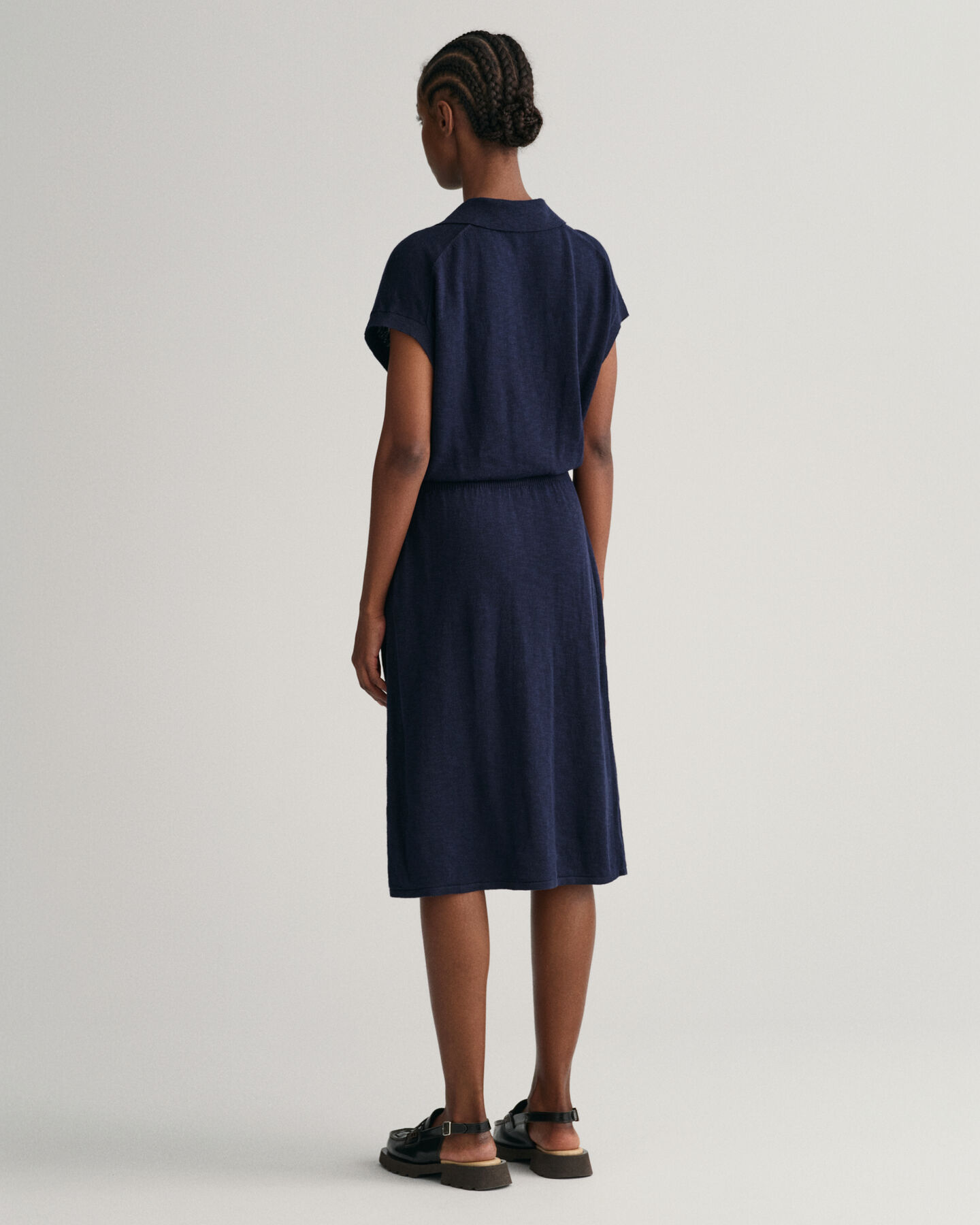 Vestido em mistura de linho com colarinho