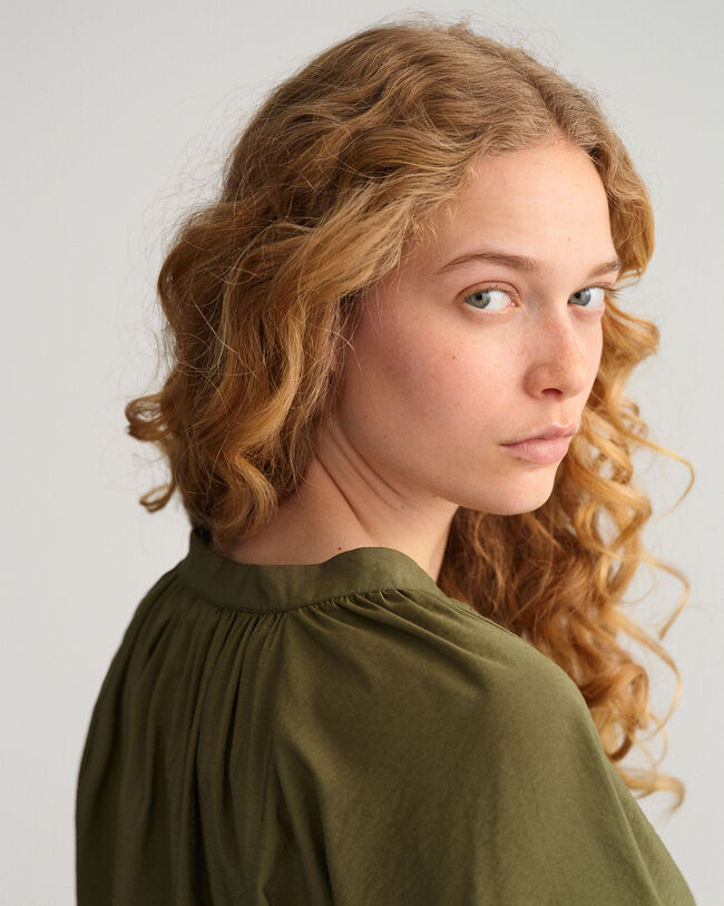 Blusa com gola estilo mao