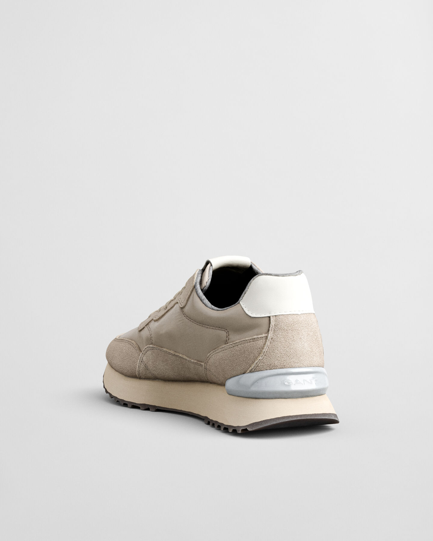 T&eacute;nis em camur&ccedil;a e nylon Bevinda