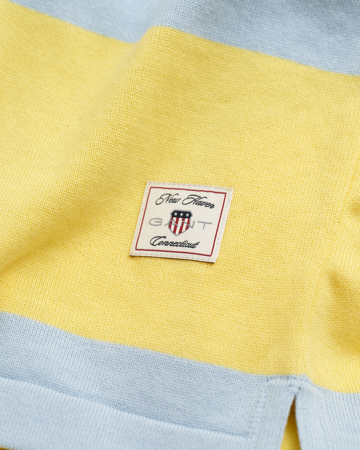 Polo em algod&atilde;o &agrave;s riscas