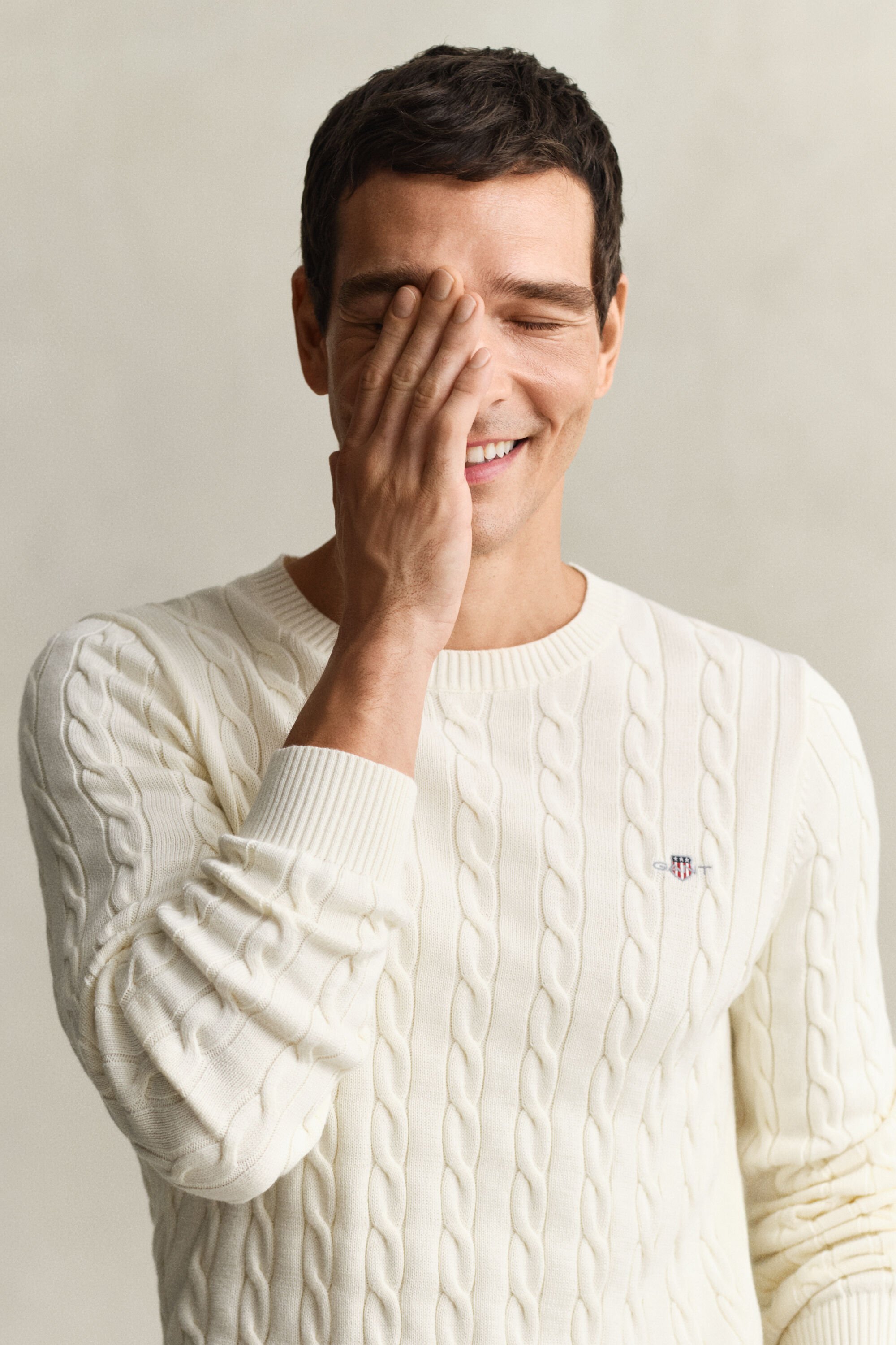 Camisola em malha entrançada de algodão com decote redondo