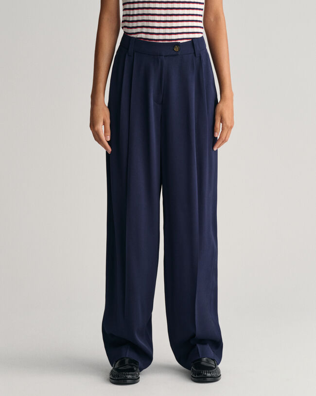 Calças chino com perna larga e cintura descida loose fit