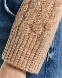 Camisola de malha entrançada com decote redondo em caxemira