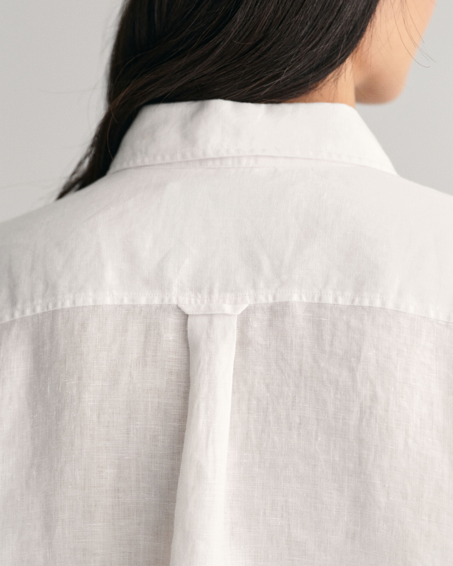 Camisa curta em linho relaxed fit