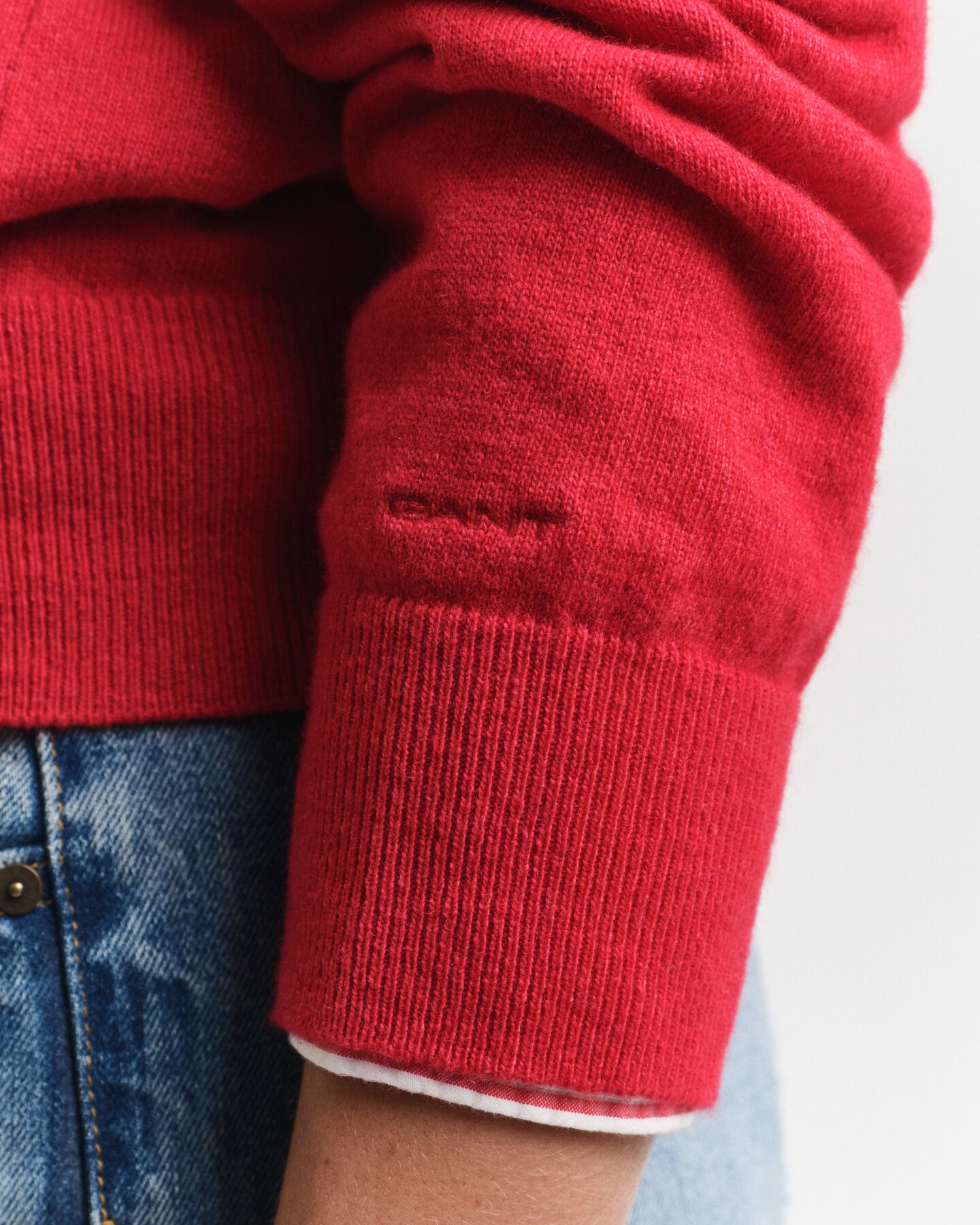 Pullover com decote em V Contrast