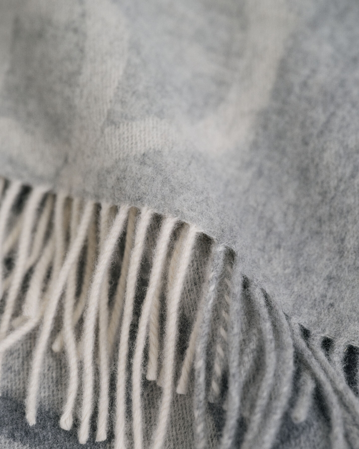 Cachecol em lã Monogram