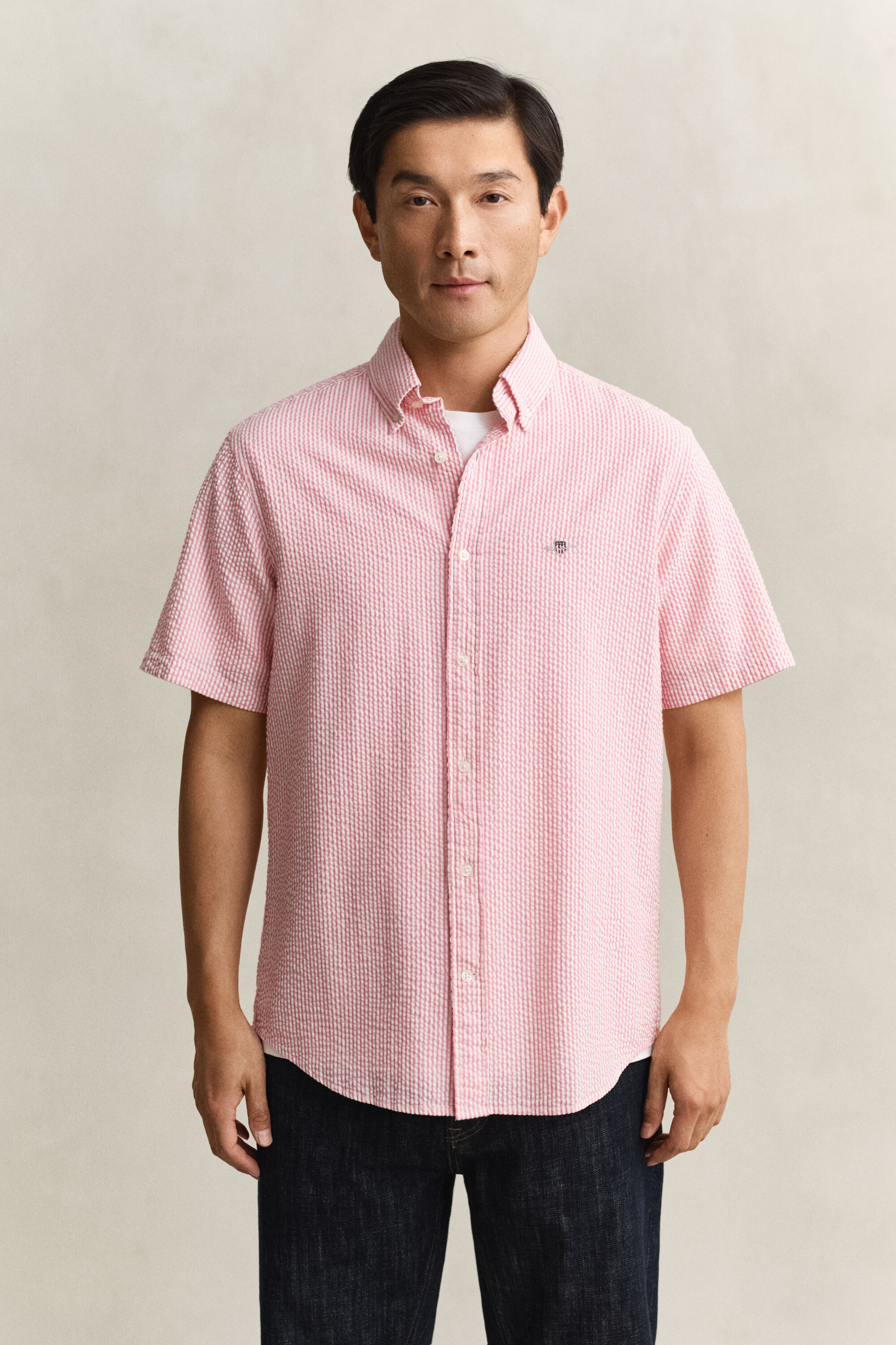 Camisa de manga curta Seersucker às riscas