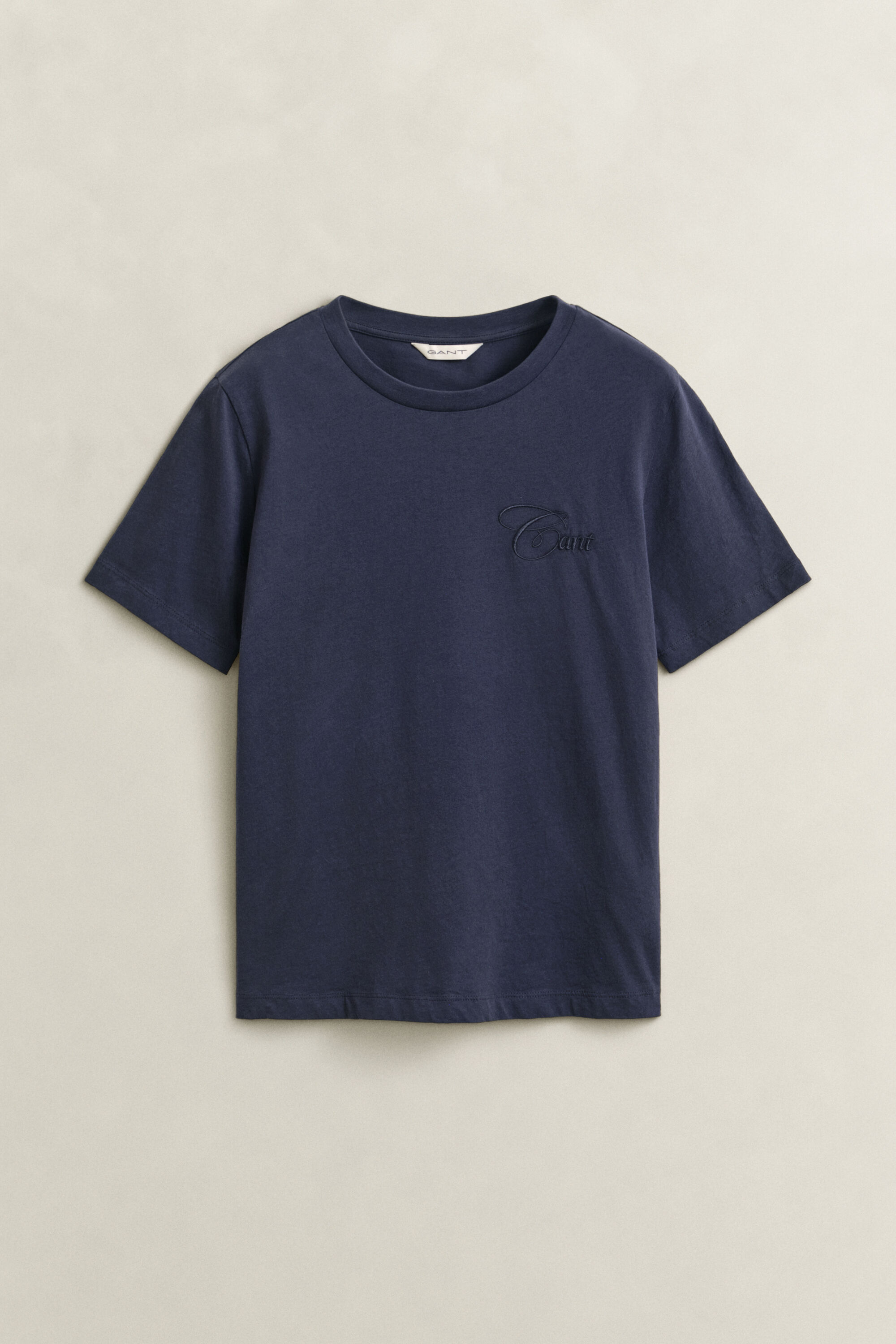 T-shirt com grafismo no mesmo tom