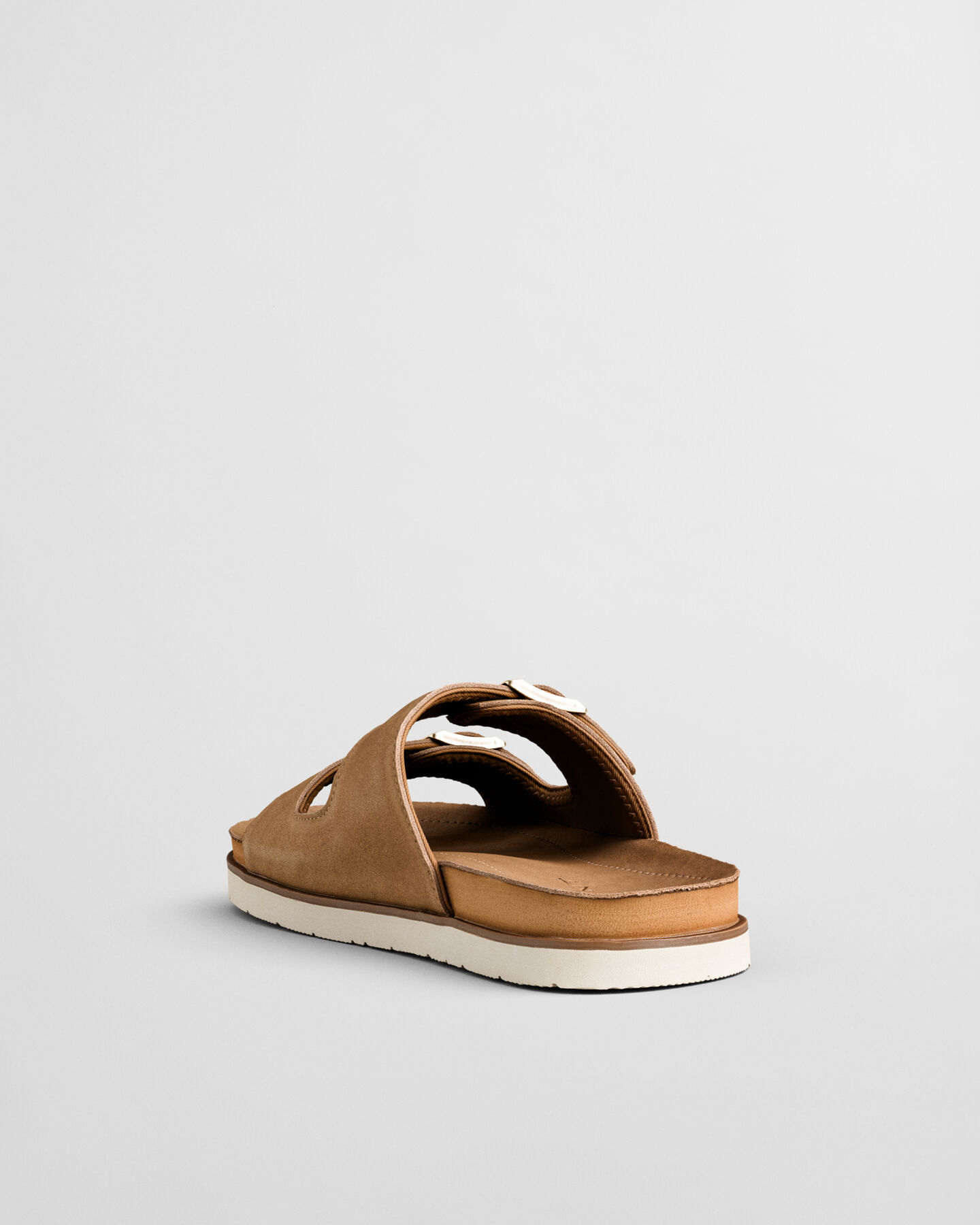 Sand&aacute;lias em camur&ccedil;a Fairfo