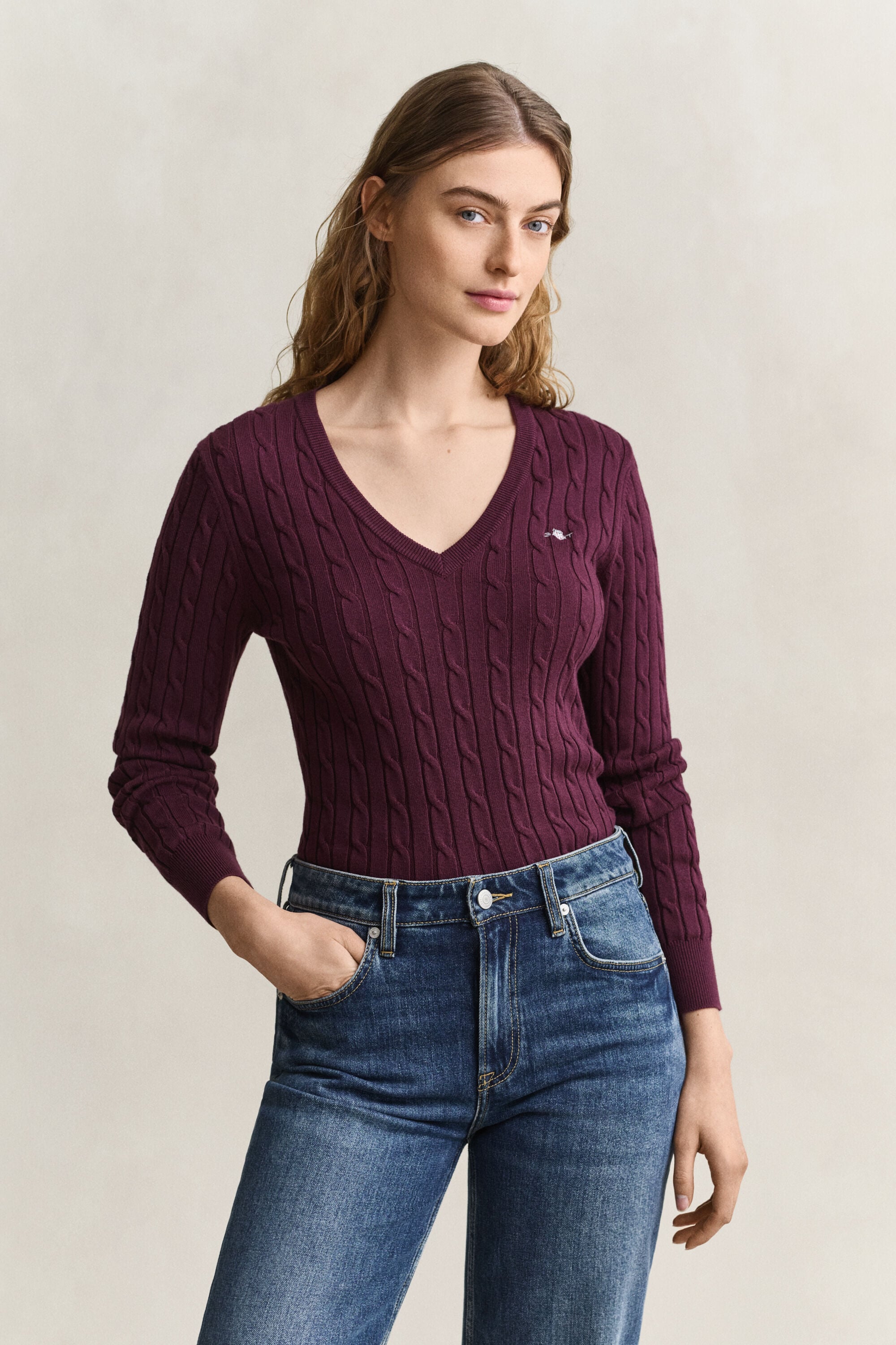 Camisola de malha entrançada com decote em V em algodão com elastano