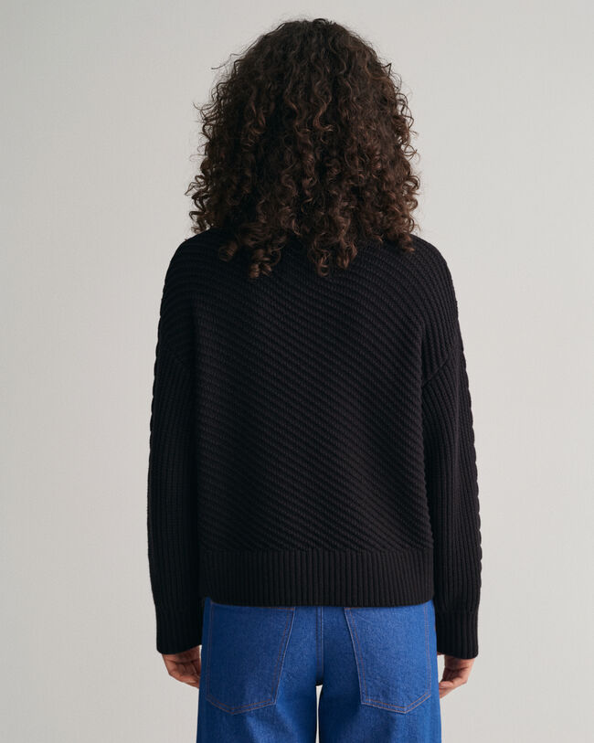 Pulover de gola alta com bot&otilde;es em malha entran&ccedil;ada