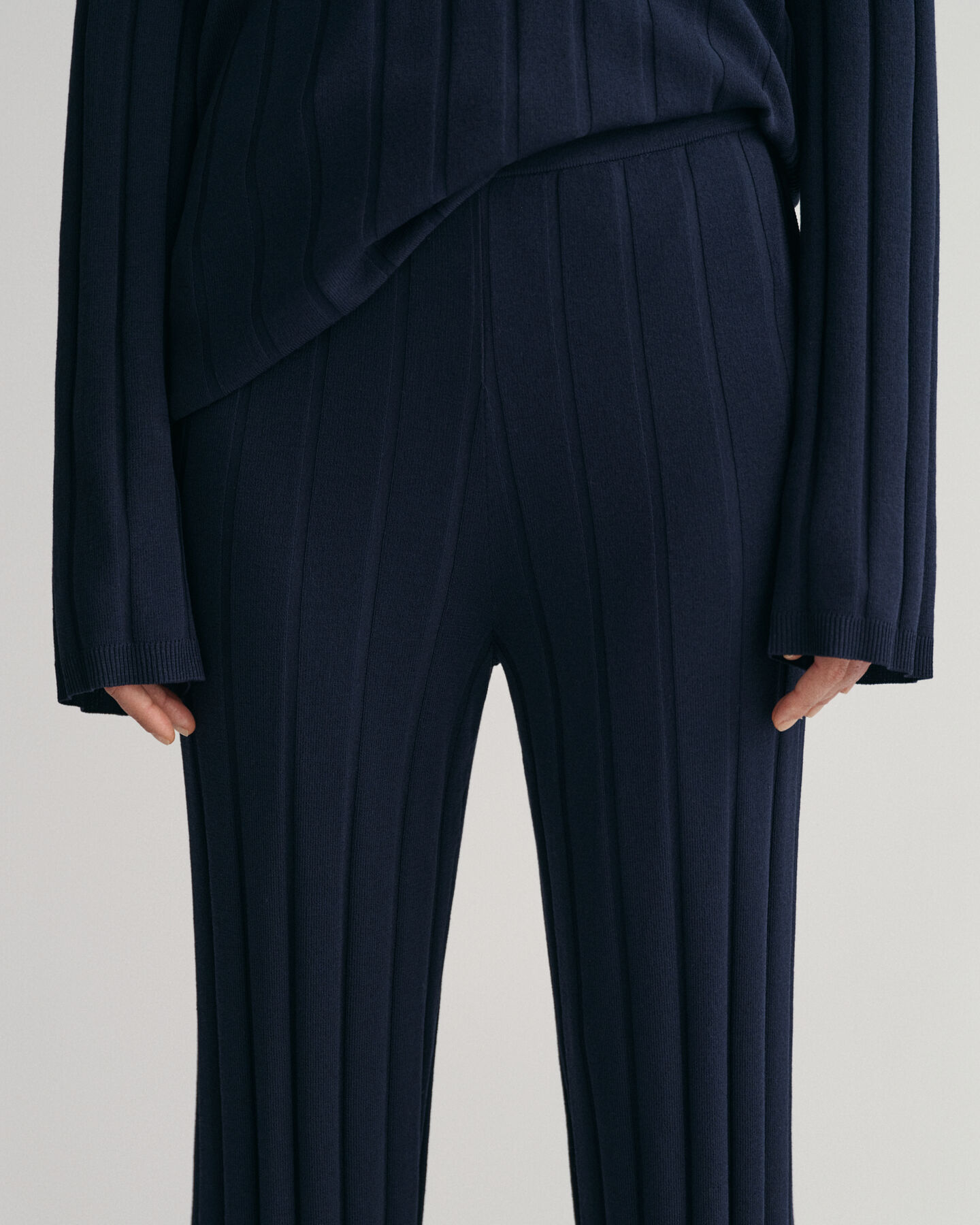 Calças em malha canelada